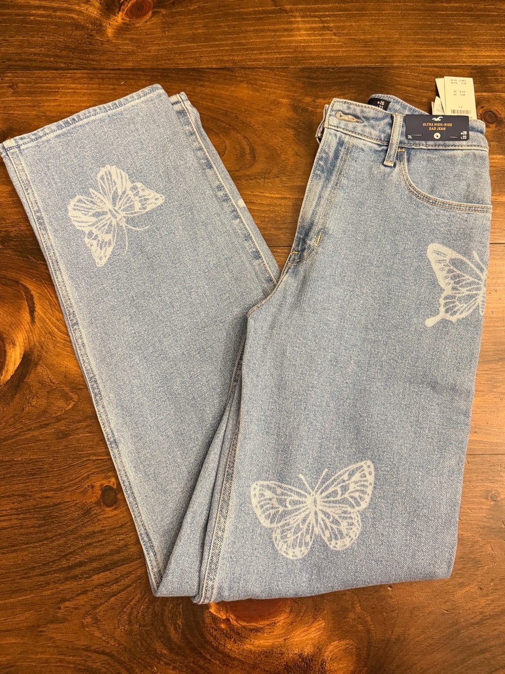NWT Hollister Ultra High-Rise Dad Jeans with Butterfly Print Size 3 Long 26x33